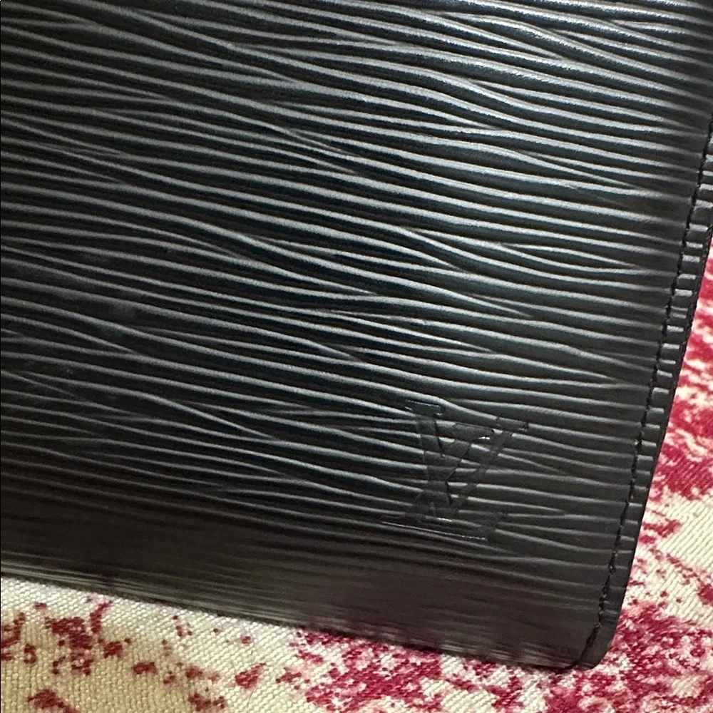Louis Vuitton Black Epi Zippy Wallet Organizer